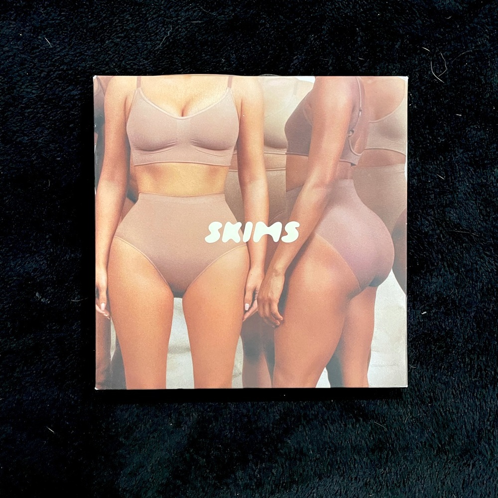 🚩SOLD🚩 NWT DISCONTINUED - Skims Bridal Collection Sculpting High-Waist Thong